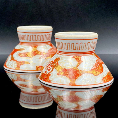 谷 秋渓 作 金彩赤絵細描 雲龍文 酒盃 二客 昭和初期制作 竹内吟秋門下の真髄 下絵なしの極細一筆書き龍模様 ジャパニーズコウゲイの至宝 #203