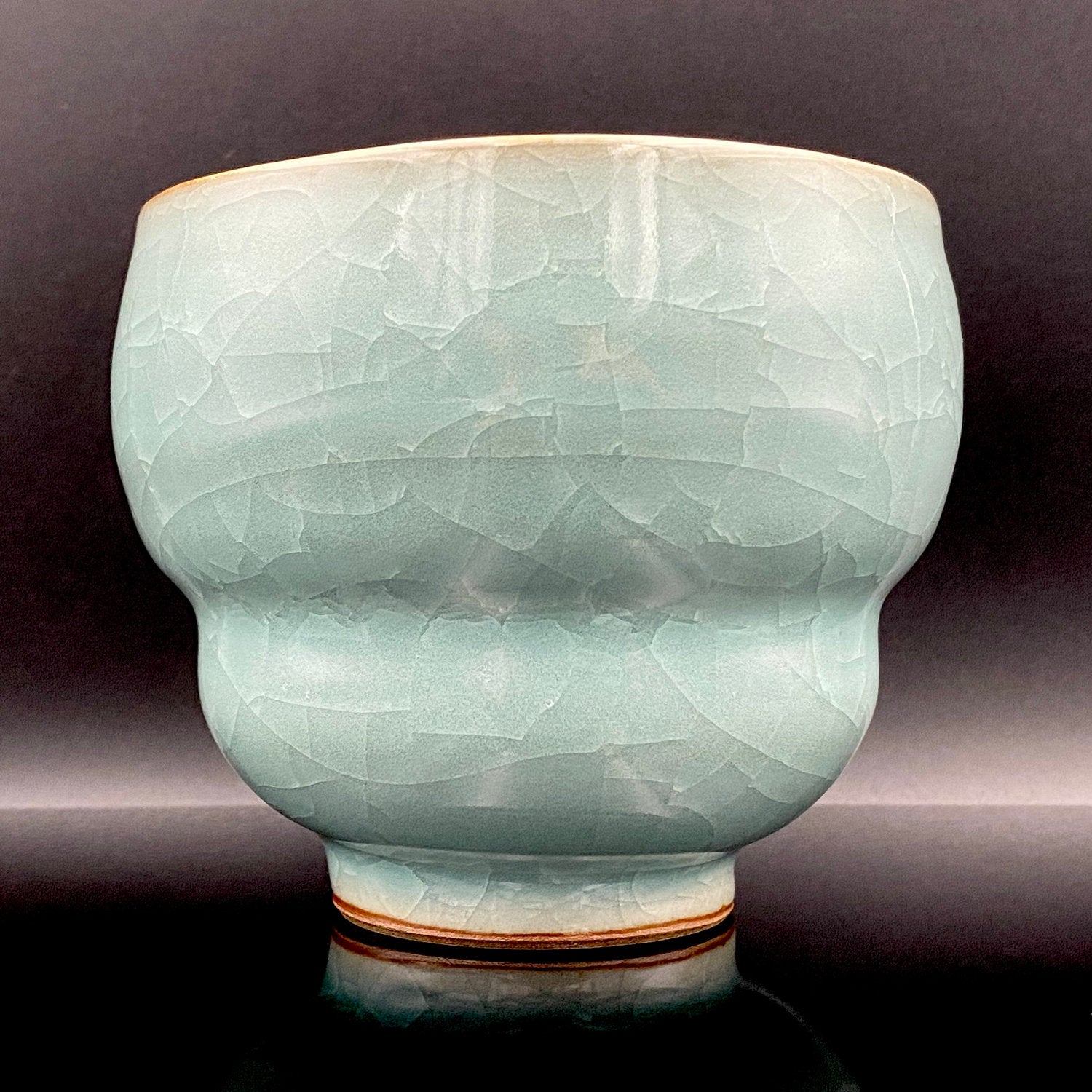 佐賀県重要無形文化財保持者 十九代 小笠原 長春 鍋島青磁 彫文 筒型