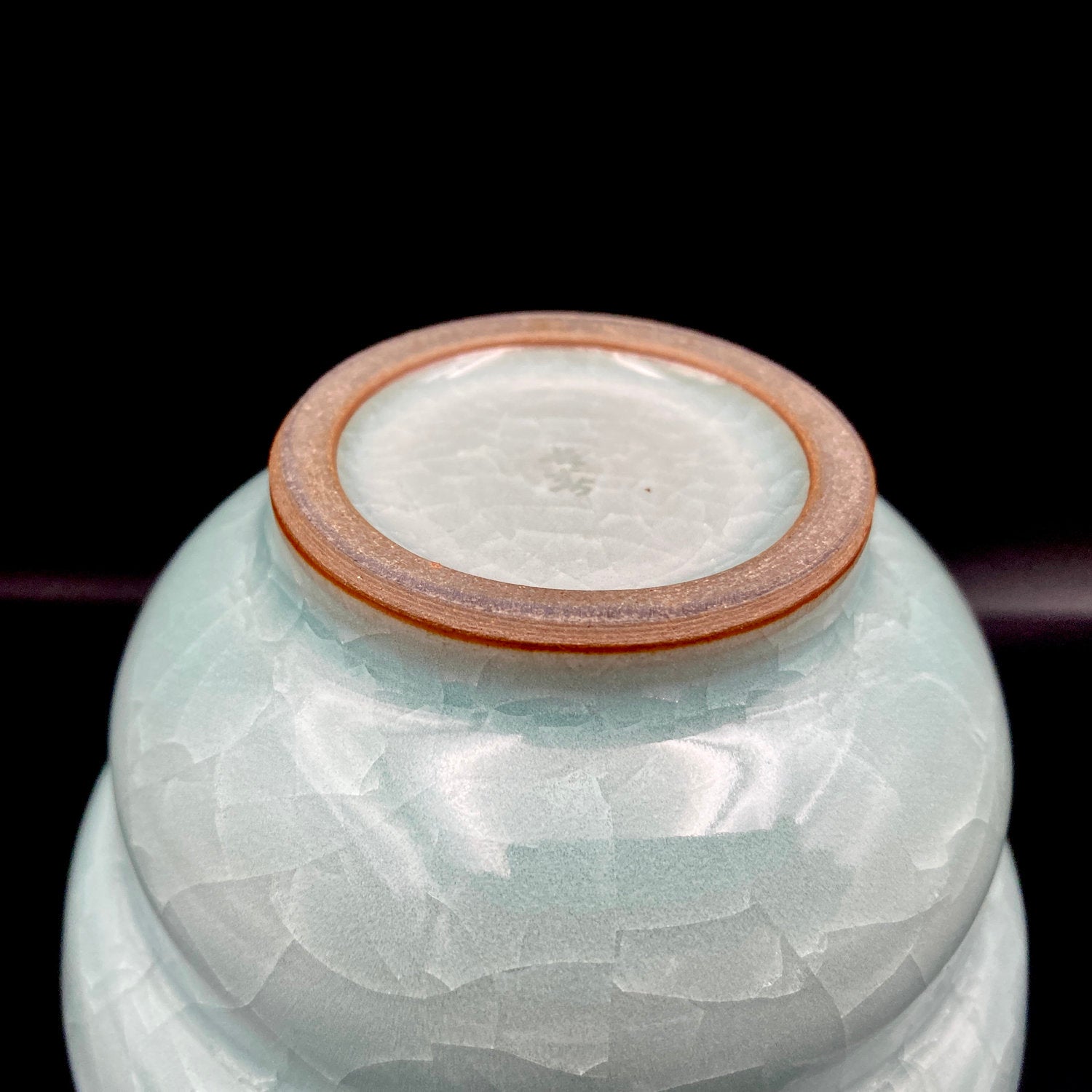 佐賀県重要無形文化財保持者 十九代 小笠原 長春 鍋島青磁 彫文 筒型