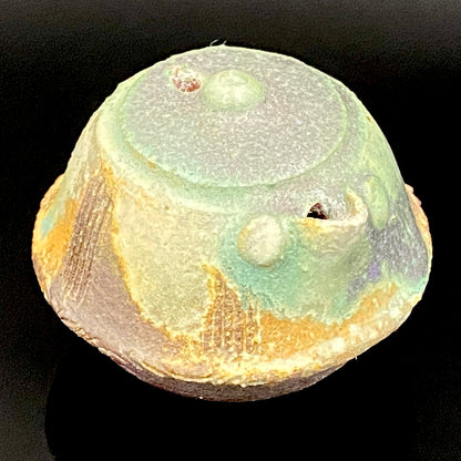 福岡県指定無形文化財保持者 高倉 国光 1986年 作 小石原焼 秘伝緑青釉 飛び鉄彫文 水滴 ウィスキードロッパー #209