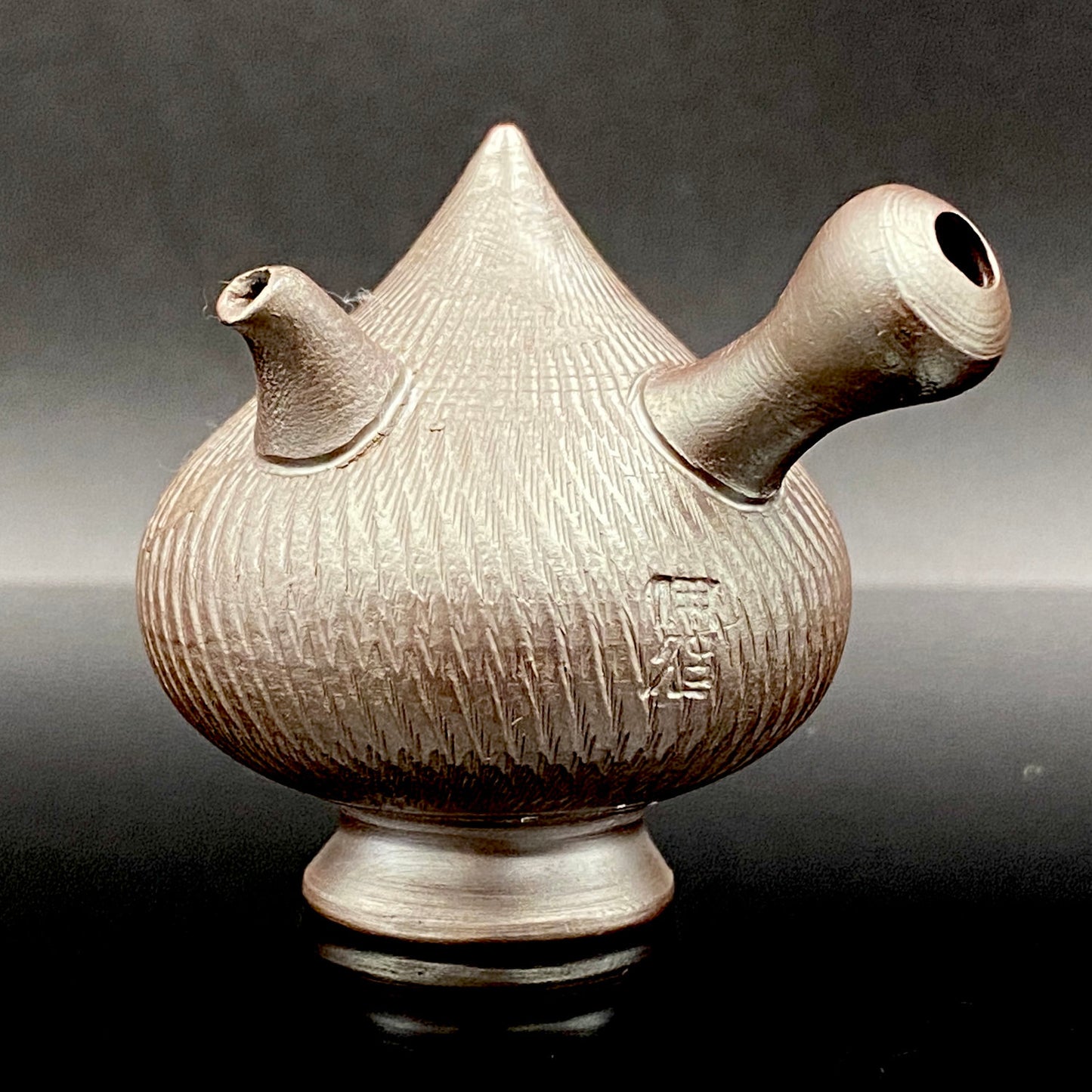 Banko Ware Traditional Craftsman, Mori Iroku IV: Purple Clay Diamond-Cut Geometric Multi-Faceted Water Dropper / Whisky Dropper #210