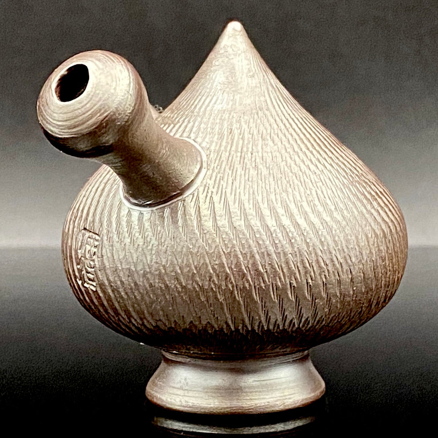 Banko Ware Traditional Craftsman, Mori Iroku IV: Purple Clay Diamond-Cut Geometric Multi-Faceted Water Dropper / Whisky Dropper #210