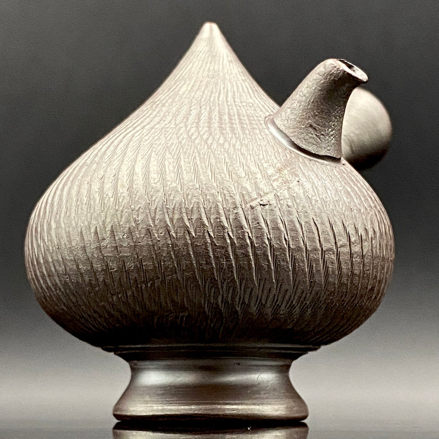 Banko Ware Traditional Craftsman, Mori Iroku IV: Purple Clay Diamond-Cut Geometric Multi-Faceted Water Dropper / Whisky Dropper #210