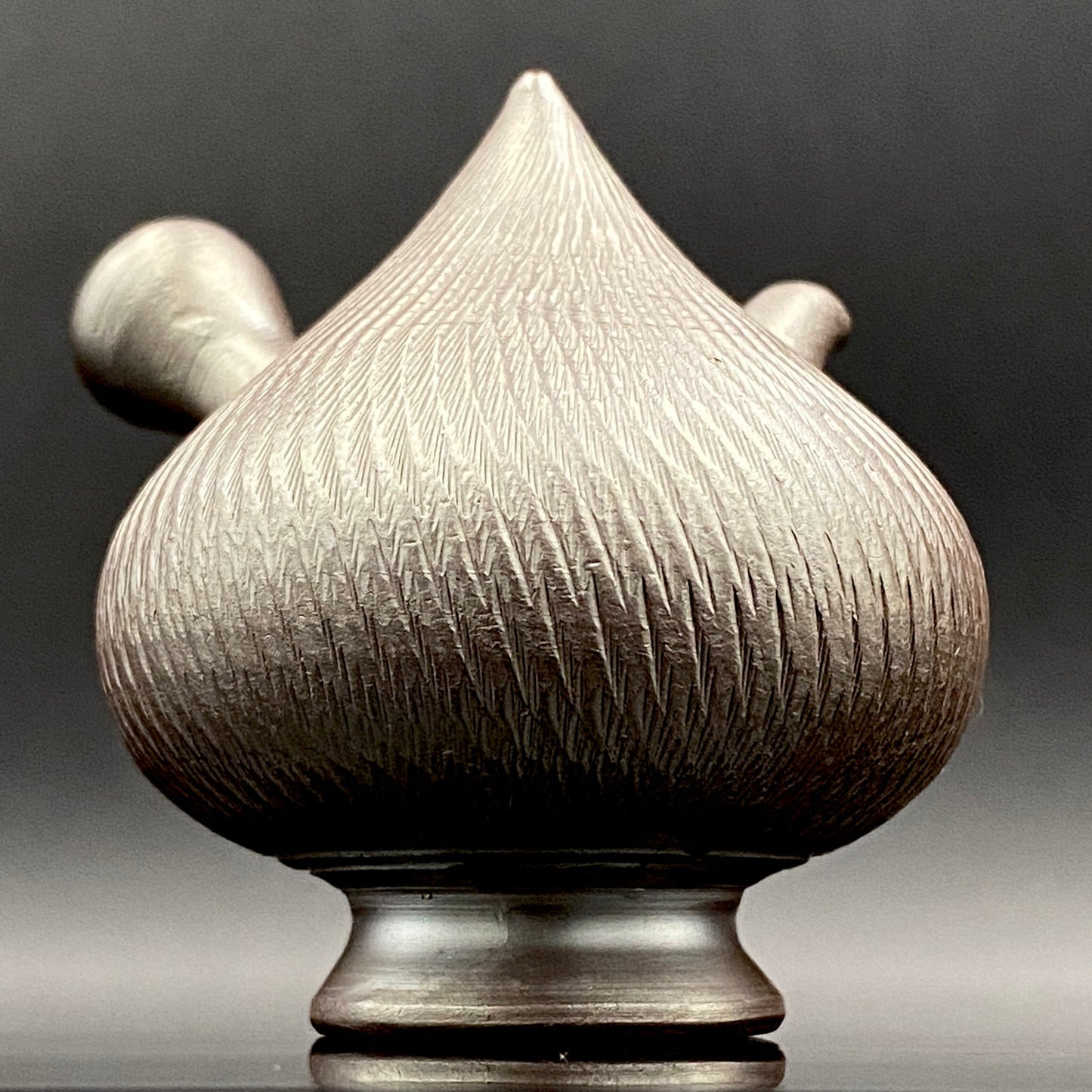 Banko Ware Traditional Craftsman, Mori Iroku IV: Purple Clay Diamond-Cut Geometric Multi-Faceted Water Dropper / Whisky Dropper #210