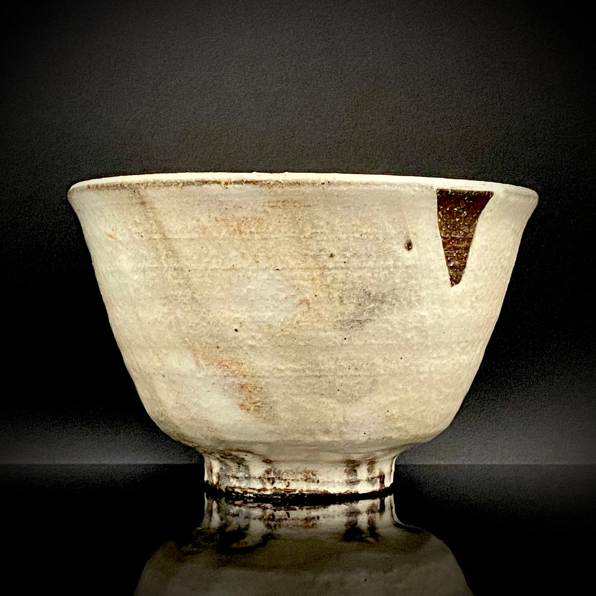 Kyo-yaki Seiwa Kiln, Founded by Certified Traditional Craftsman Hara Seiwa I (原清和): Korai-Style Kohiki Tea Bowl with Hima, Japanese Rocks Glass, with Wooden Box #504