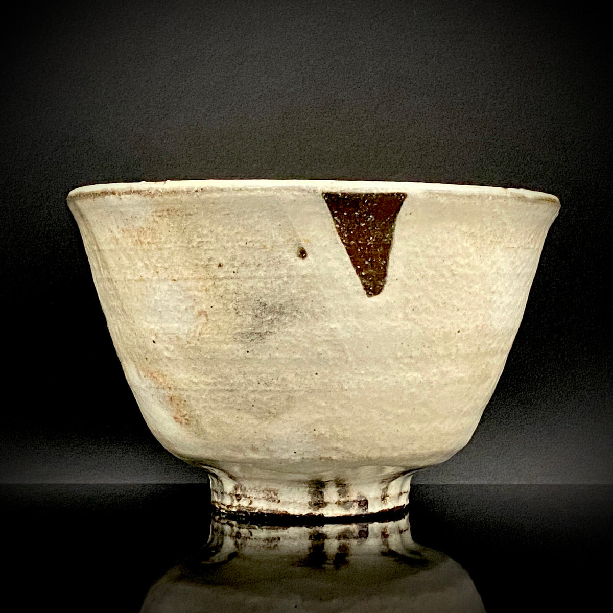 Kyo-yaki Seiwa Kiln, Founded by Certified Traditional Craftsman Hara Seiwa I (原清和): Korai-Style Kohiki Tea Bowl with Hima, Japanese Rocks Glass, with Wooden Box #504