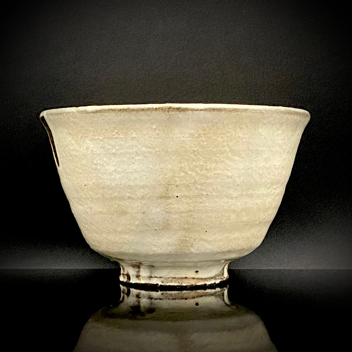 Kyo-yaki Seiwa Kiln, Founded by Certified Traditional Craftsman Hara Seiwa I (原清和): Korai-Style Kohiki Tea Bowl with Hima, Japanese Rocks Glass, with Wooden Box #504