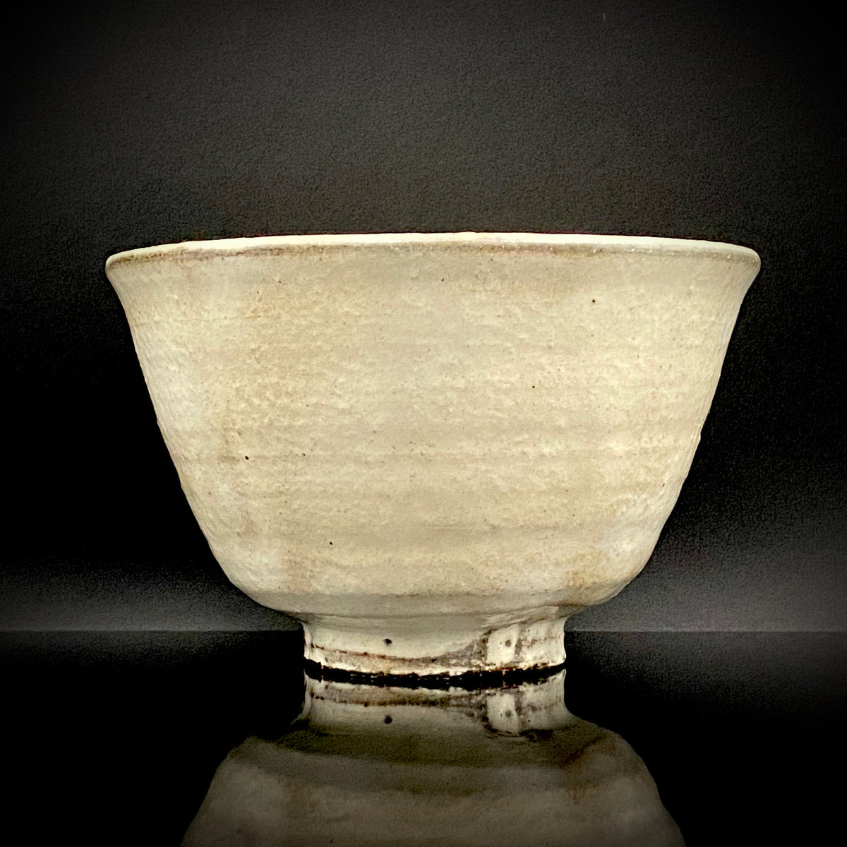 Kyo-yaki Seiwa Kiln, Founded by Certified Traditional Craftsman Hara Seiwa I (原清和): Korai-Style Kohiki Tea Bowl with Hima, Japanese Rocks Glass, with Wooden Box #504