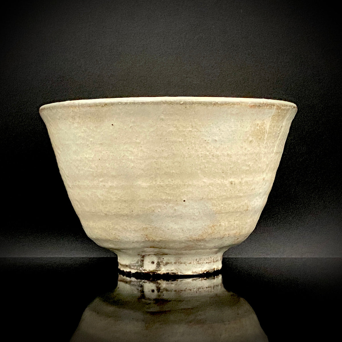 Kyo-yaki Seiwa Kiln, Founded by Certified Traditional Craftsman Hara Seiwa I (原清和): Korai-Style Kohiki Tea Bowl with Hima, Japanese Rocks Glass, with Wooden Box #504