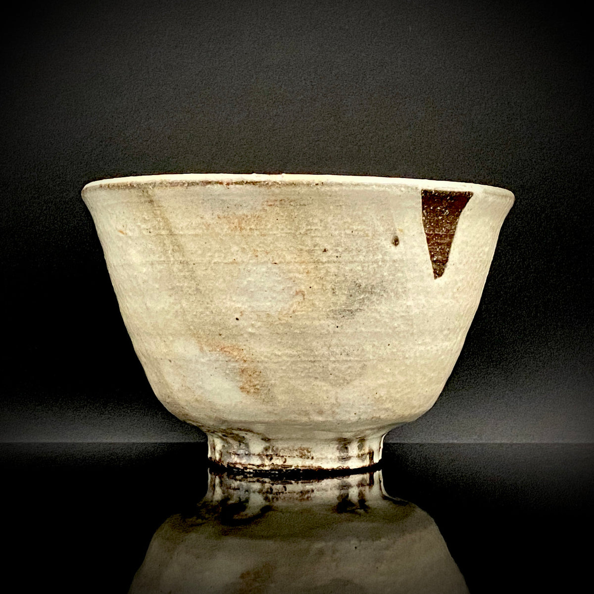 Kyo-yaki Seiwa Kiln, Founded by Certified Traditional Craftsman Hara Seiwa I (原清和): Korai-Style Kohiki Tea Bowl with Hima, Japanese Rocks Glass, with Wooden Box #504