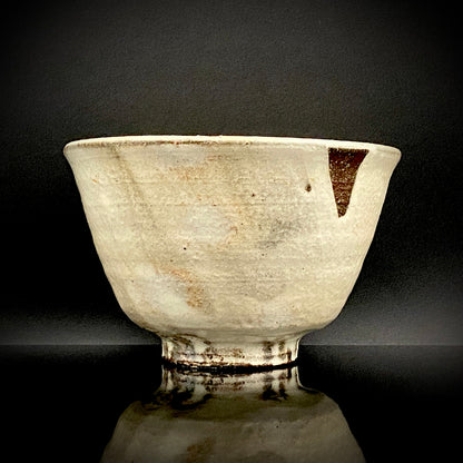 Kyo-yaki Seiwa Kiln, Founded by Certified Traditional Craftsman Hara Seiwa I (原清和): Korai-Style Kohiki Tea Bowl with Hima, Japanese Rocks Glass, with Wooden Box #504