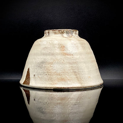 Kyo-yaki Seiwa Kiln, Founded by Certified Traditional Craftsman Hara Seiwa I (原清和): Korai-Style Kohiki Tea Bowl with Hima, Japanese Rocks Glass, with Wooden Box #504