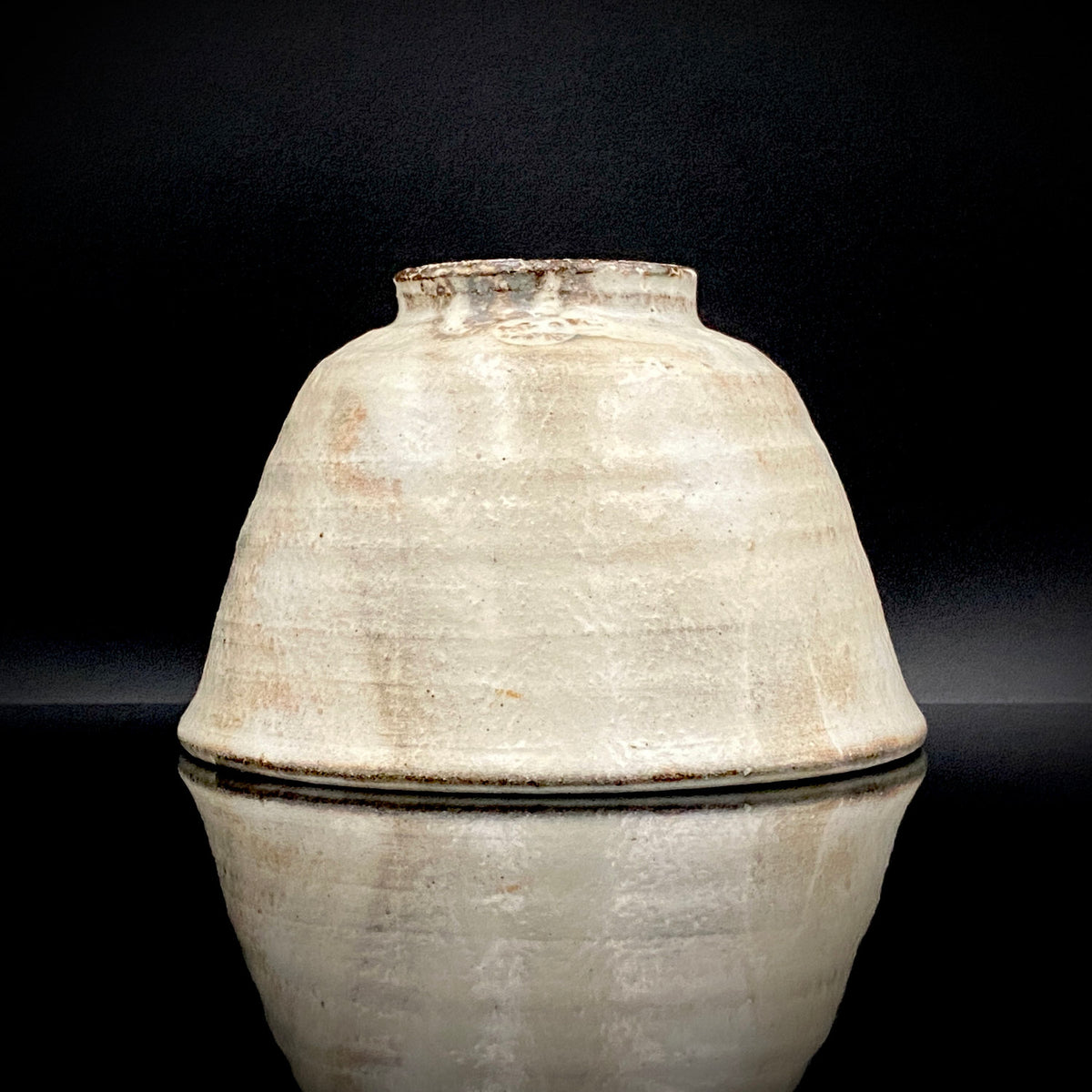 Kyo-yaki Seiwa Kiln, Founded by Certified Traditional Craftsman Hara Seiwa I (原清和): Korai-Style Kohiki Tea Bowl with Hima, Japanese Rocks Glass, with Wooden Box #504