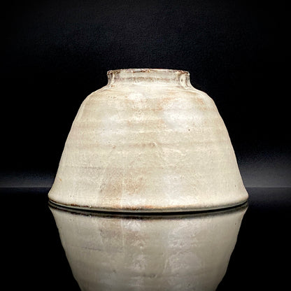Kyo-yaki Seiwa Kiln, Founded by Certified Traditional Craftsman Hara Seiwa I (原清和): Korai-Style Kohiki Tea Bowl with Hima, Japanese Rocks Glass, with Wooden Box #504
