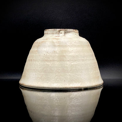 Kyo-yaki Seiwa Kiln, Founded by Certified Traditional Craftsman Hara Seiwa I (原清和): Korai-Style Kohiki Tea Bowl with Hima, Japanese Rocks Glass, with Wooden Box #504