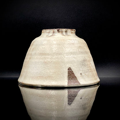 Kyo-yaki Seiwa Kiln, Founded by Certified Traditional Craftsman Hara Seiwa I (原清和): Korai-Style Kohiki Tea Bowl with Hima, Japanese Rocks Glass, with Wooden Box #504