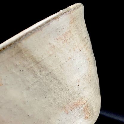 Kyo-yaki Seiwa Kiln, Founded by Certified Traditional Craftsman Hara Seiwa I (原清和): Korai-Style Kohiki Tea Bowl with Hima, Japanese Rocks Glass, with Wooden Box #504
