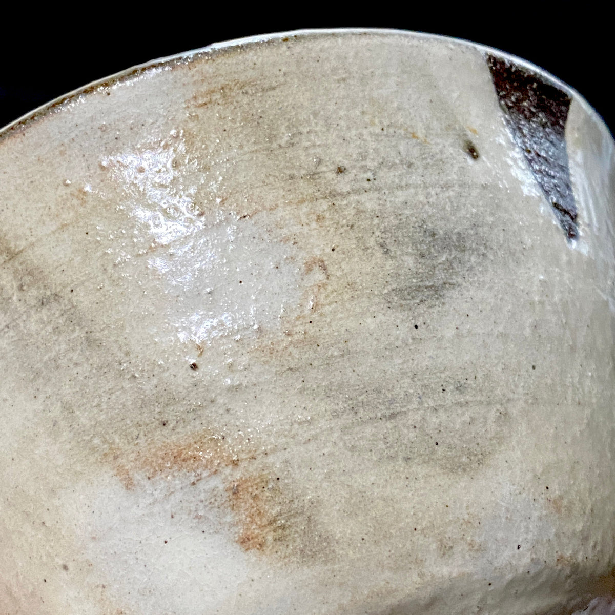 Kyo-yaki Seiwa Kiln, Founded by Certified Traditional Craftsman Hara Seiwa I (原清和): Korai-Style Kohiki Tea Bowl with Hima, Japanese Rocks Glass, with Wooden Box #504