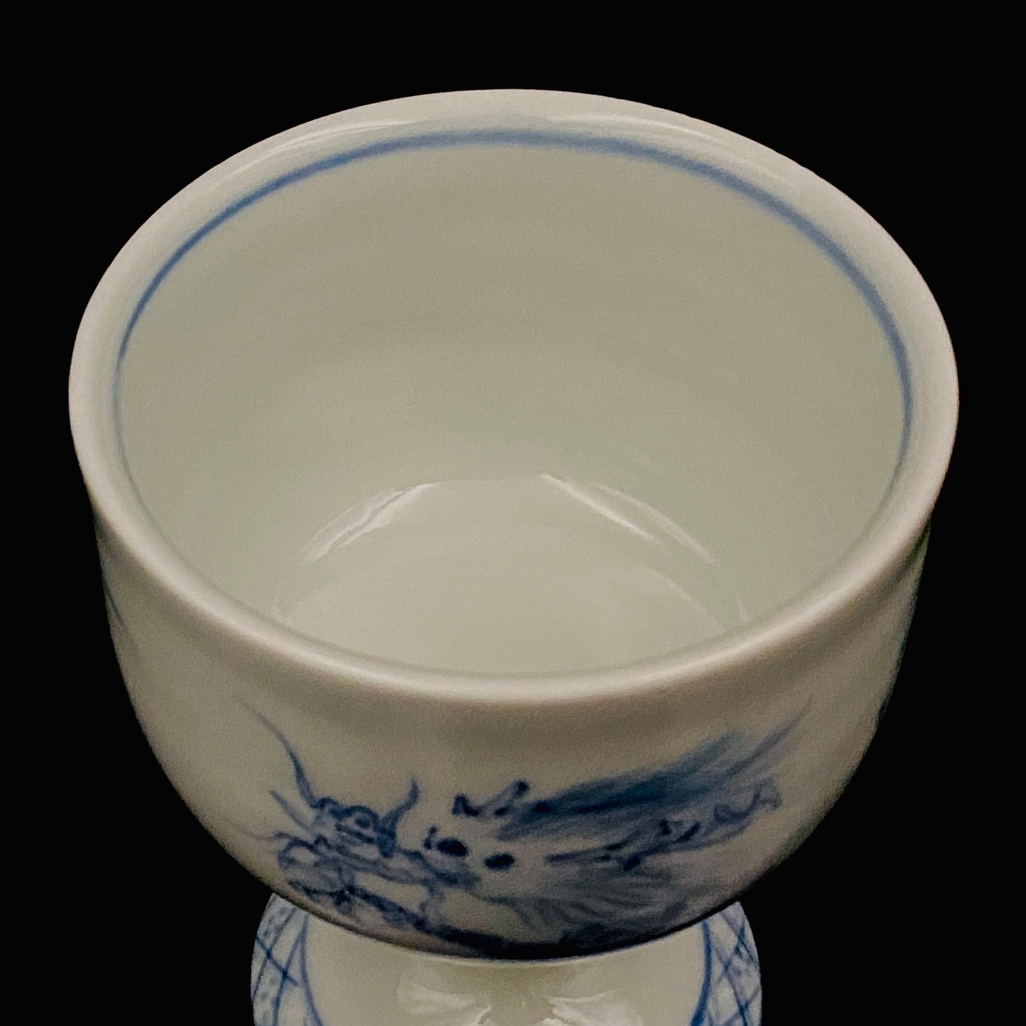 Teruko Nakamura, President of Hokkaido Ceramics Association, Full Member of Japan Kōgei Association - Sometsuke Flying Dragon-motif Bajouhai (High-footed Cup), Fuji Kiln #239