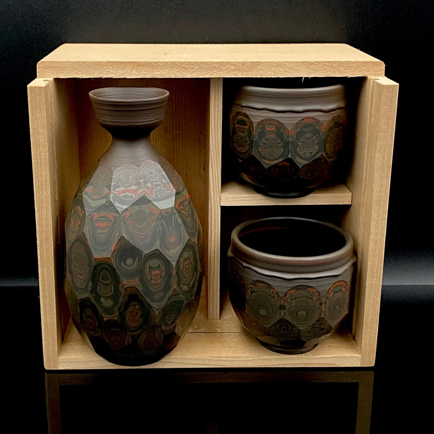Tokoname City Intangible Cultural Property Holder, Yohei Konishi, Shu-dei Neriage Genshin-sai Sake Set (Sake Bottle and Cups) #249