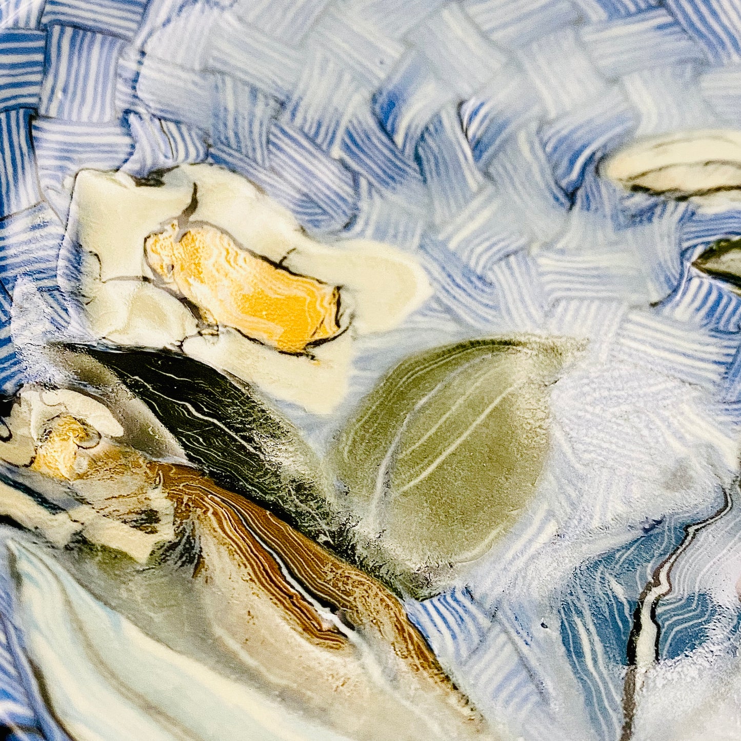 Hiroshima Prefecture Important Intangible Cultural Property Holder, Yasuhide Uchida, Mature Later Period, 1984 Masterpiece, Lost Legendary Technique "Hyori-Kantsu Nishiki-Neriage-de", White Camellia Design Tall-Footed Dish #258