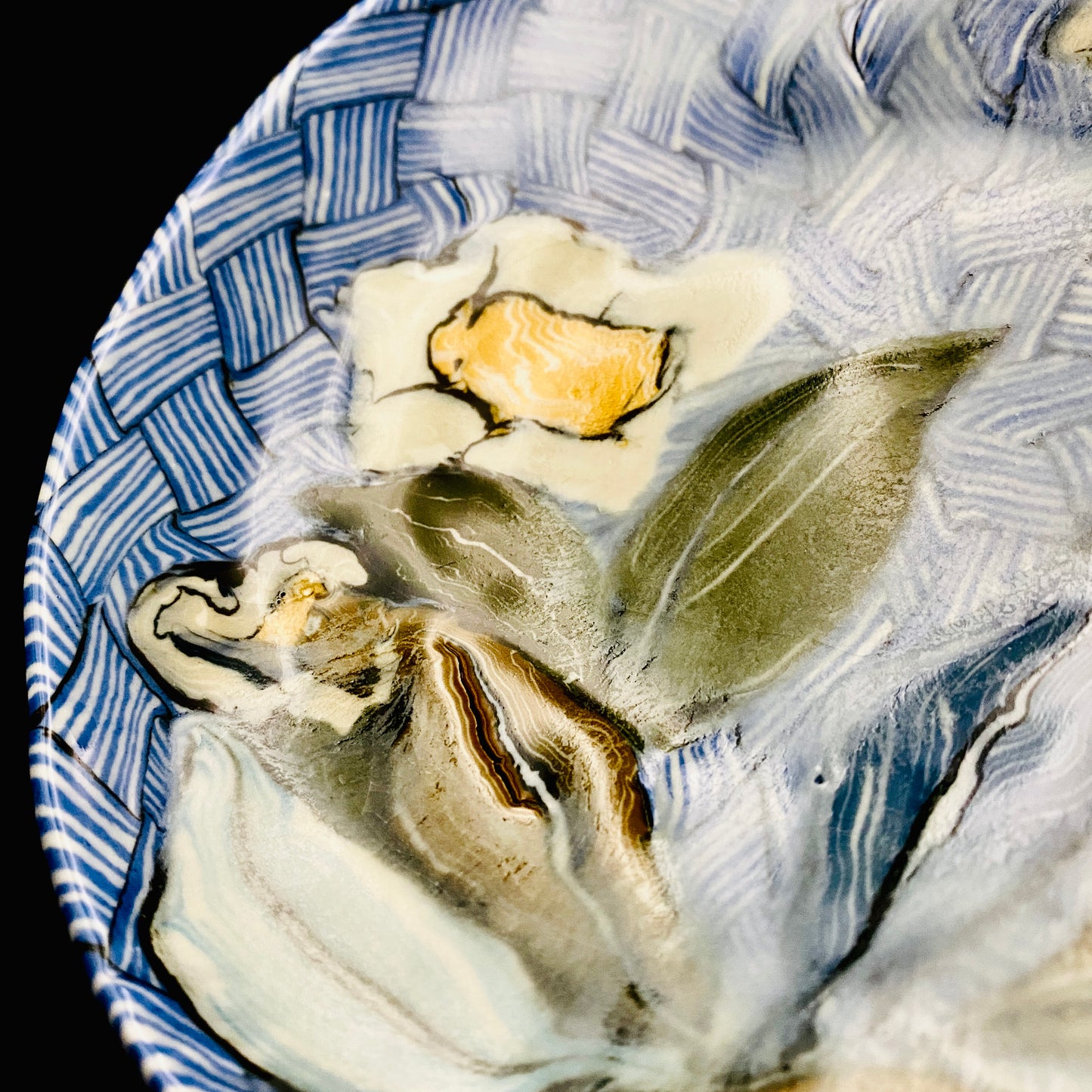Hiroshima Prefecture Important Intangible Cultural Property Holder, Yasuhide Uchida, Mature Later Period, 1984 Masterpiece, Lost Legendary Technique "Hyori-Kantsu Nishiki-Neriage-de", White Camellia Design Tall-Footed Dish #258