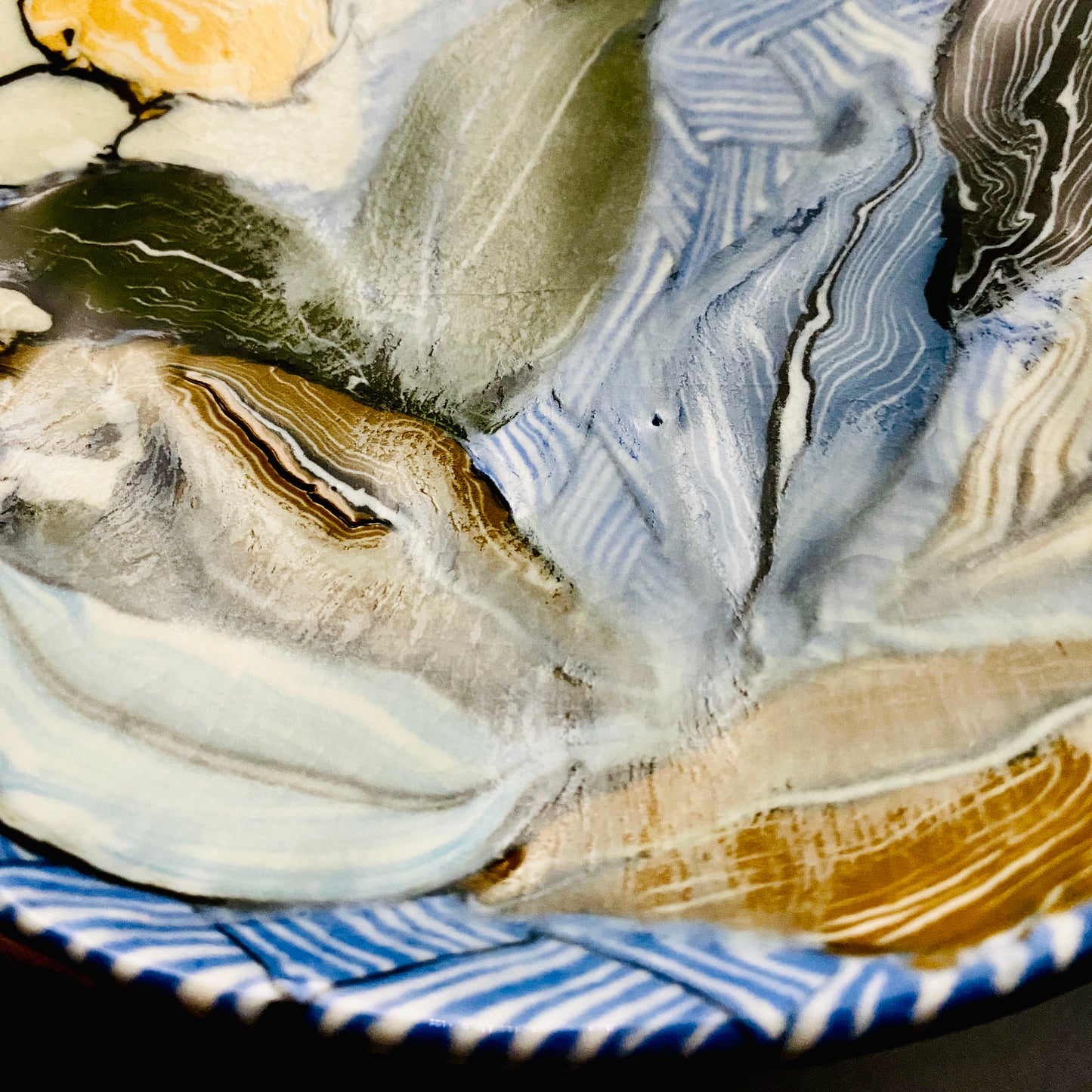 Hiroshima Prefecture Important Intangible Cultural Property Holder, Yasuhide Uchida, Mature Later Period, 1984 Masterpiece, Lost Legendary Technique "Hyori-Kantsu Nishiki-Neriage-de", White Camellia Design Tall-Footed Dish #258