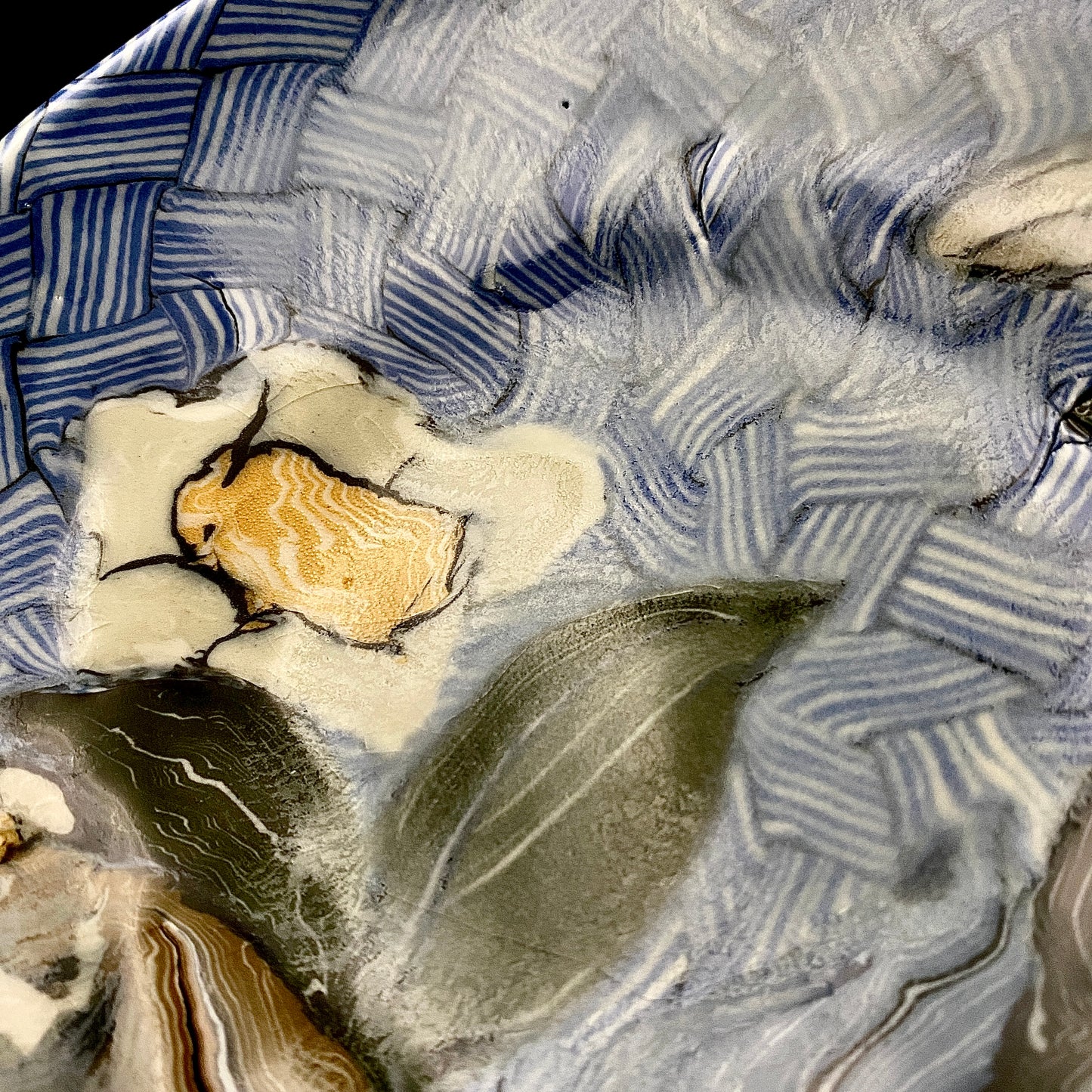 Hiroshima Prefecture Important Intangible Cultural Property Holder, Yasuhide Uchida, Mature Later Period, 1984 Masterpiece, Lost Legendary Technique "Hyori-Kantsu Nishiki-Neriage-de", White Camellia Design Tall-Footed Dish #258