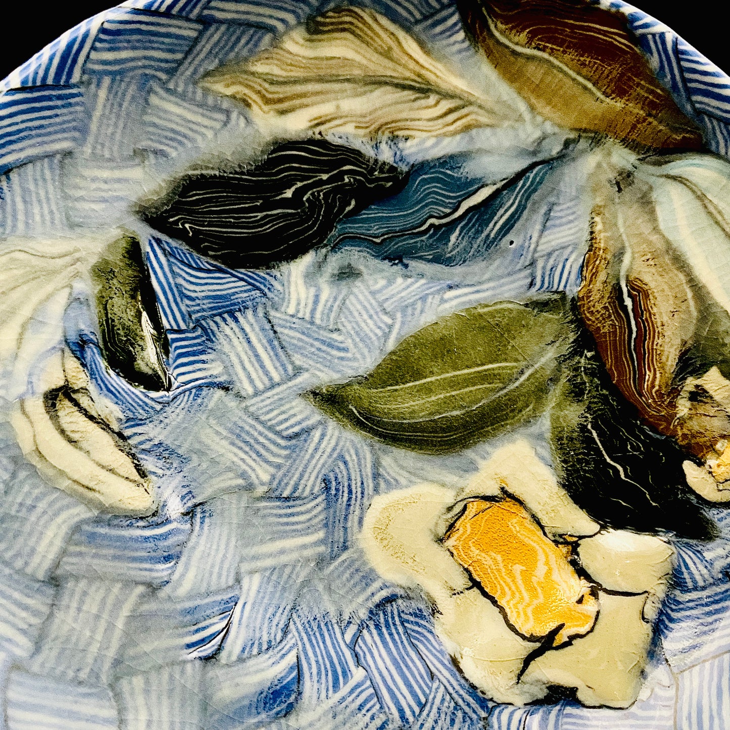 Hiroshima Prefecture Important Intangible Cultural Property Holder, Yasuhide Uchida, Mature Later Period, 1984 Masterpiece, Lost Legendary Technique "Hyori-Kantsu Nishiki-Neriage-de", White Camellia Design Tall-Footed Dish #258