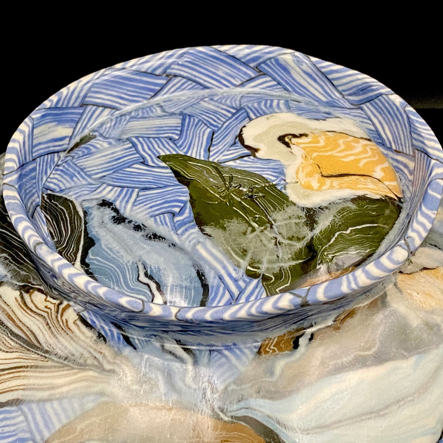 Hiroshima Prefecture Important Intangible Cultural Property Holder, Yasuhide Uchida, Mature Later Period, 1984 Masterpiece, Lost Legendary Technique "Hyori-Kantsu Nishiki-Neriage-de", White Camellia Design Tall-Footed Dish #258