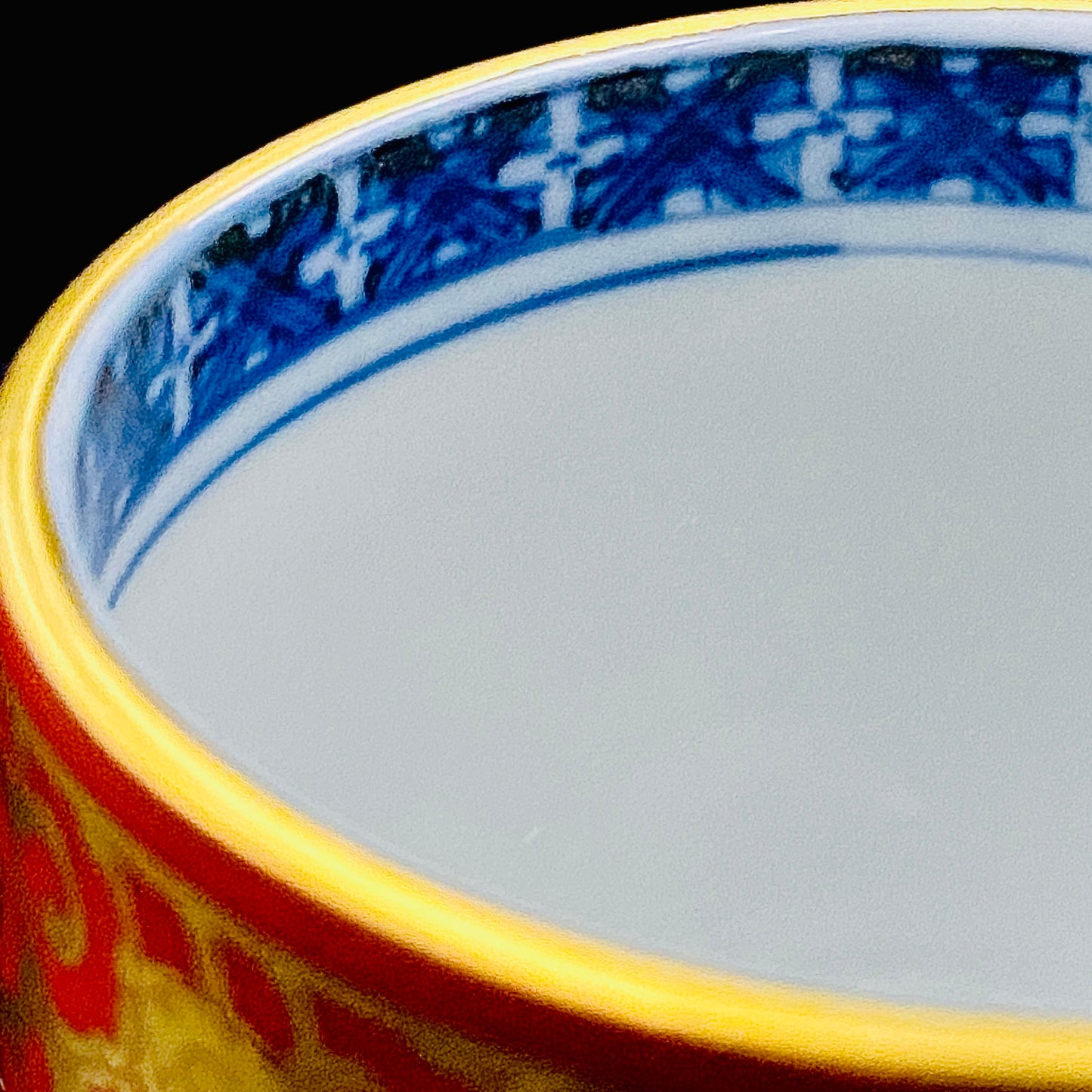 皇室献上作家 山本 芳岳 特別最上位作 九谷焼 赤地金襴雲龍文 酒器 馬上杯 テイスティンググラス #260