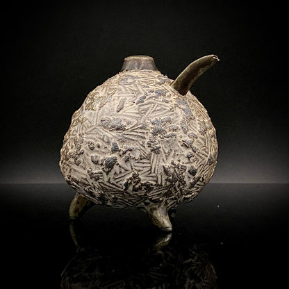 サントリー美術館大賞展入選作家 北川 宏幸 作 焼〆打刻紋三足水滴 洋酒用ウォータードロッパー、ウィスキードロッパー #264