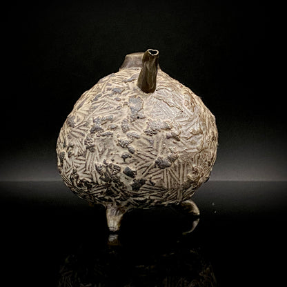 サントリー美術館大賞展入選作家 北川 宏幸 作 焼〆打刻紋三足水滴 洋酒用ウォータードロッパー、ウィスキードロッパー #264