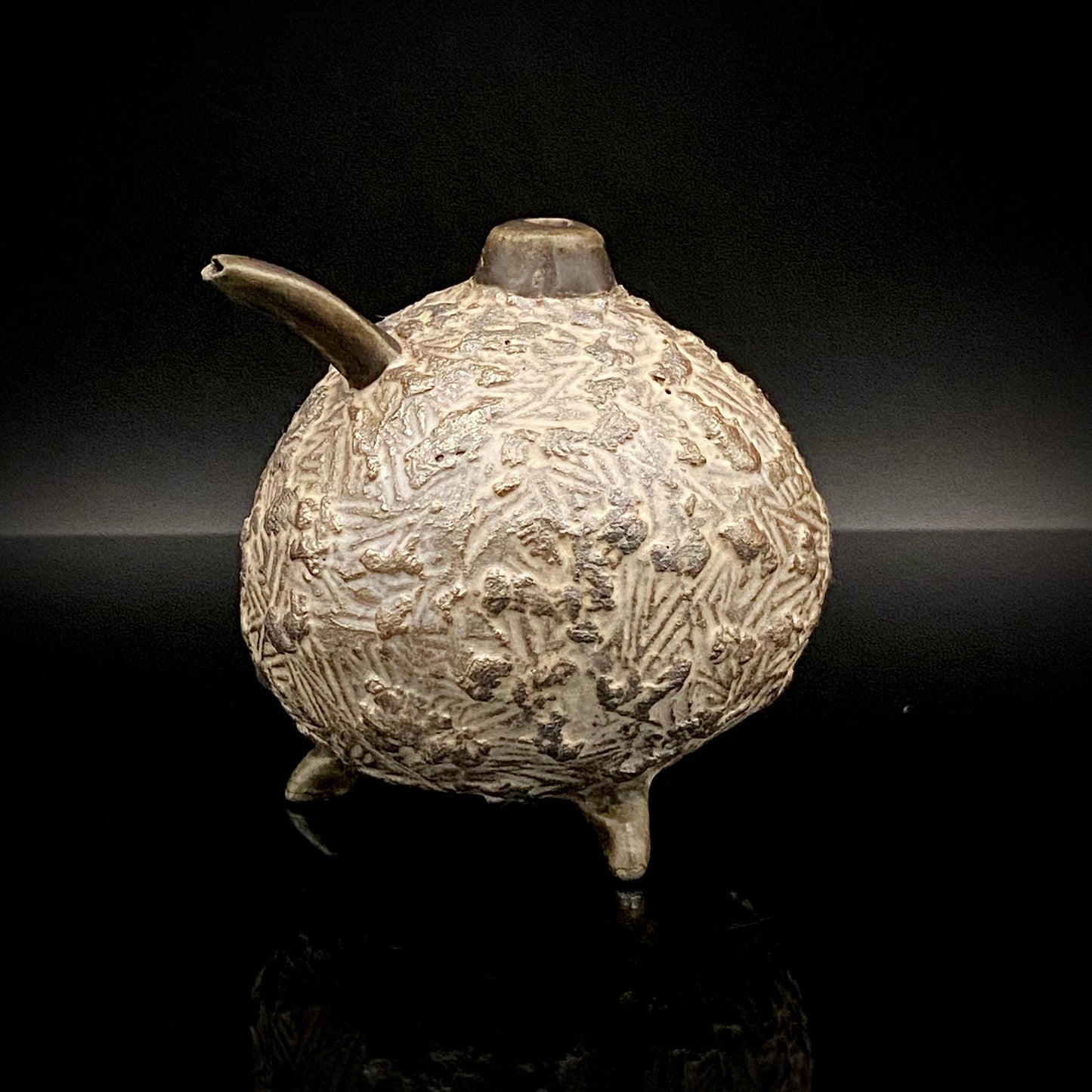 サントリー美術館大賞展入選作家 北川 宏幸 作 焼〆打刻紋三足水滴 洋酒用ウォータードロッパー、ウィスキードロッパー #264