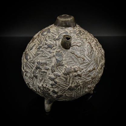 サントリー美術館大賞展入選作家 北川 宏幸 作 焼〆打刻紋三足水滴 洋酒用ウォータードロッパー、ウィスキードロッパー #264