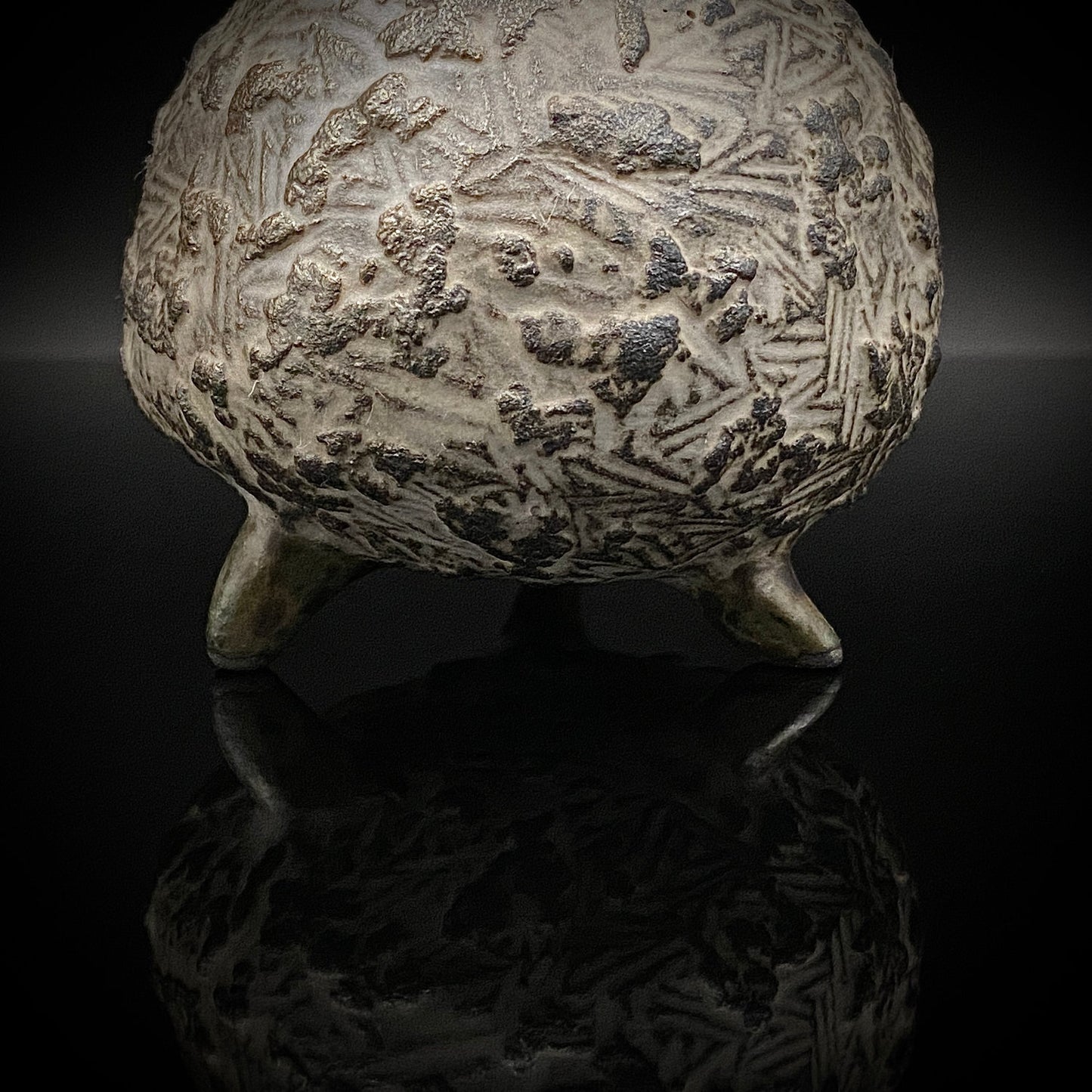 サントリー美術館大賞展入選作家 北川 宏幸 作 焼〆打刻紋三足水滴 洋酒用ウォータードロッパー、ウィスキードロッパー #264