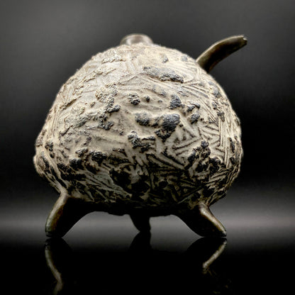 サントリー美術館大賞展入選作家 北川 宏幸 作 焼〆打刻紋三足水滴 洋酒用ウォータードロッパー、ウィスキードロッパー #264