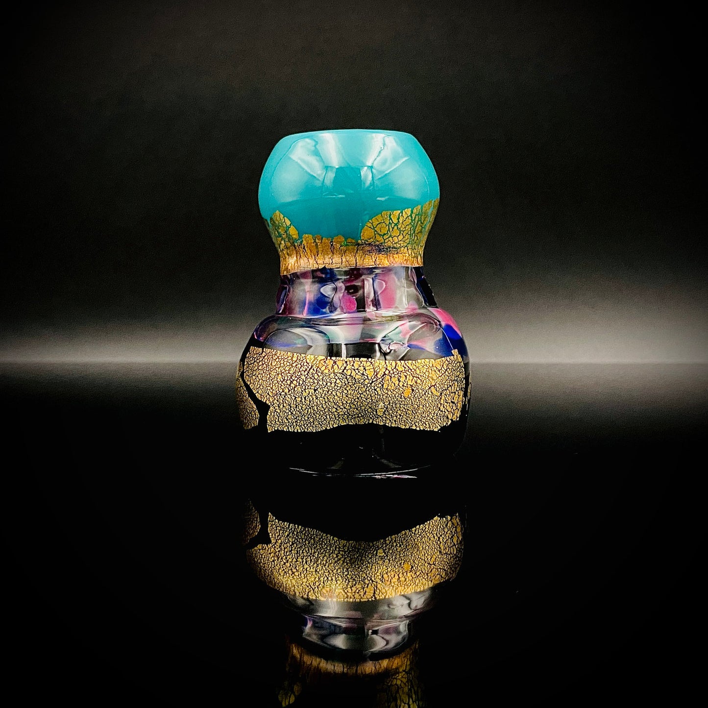 Permanent Collection Artist of the National Crafts Museum, etc., Denji Takeuchi, Hand-Blown Glass Sake Cup with Gold and Color Inclusions, Premium Shot Glass #259