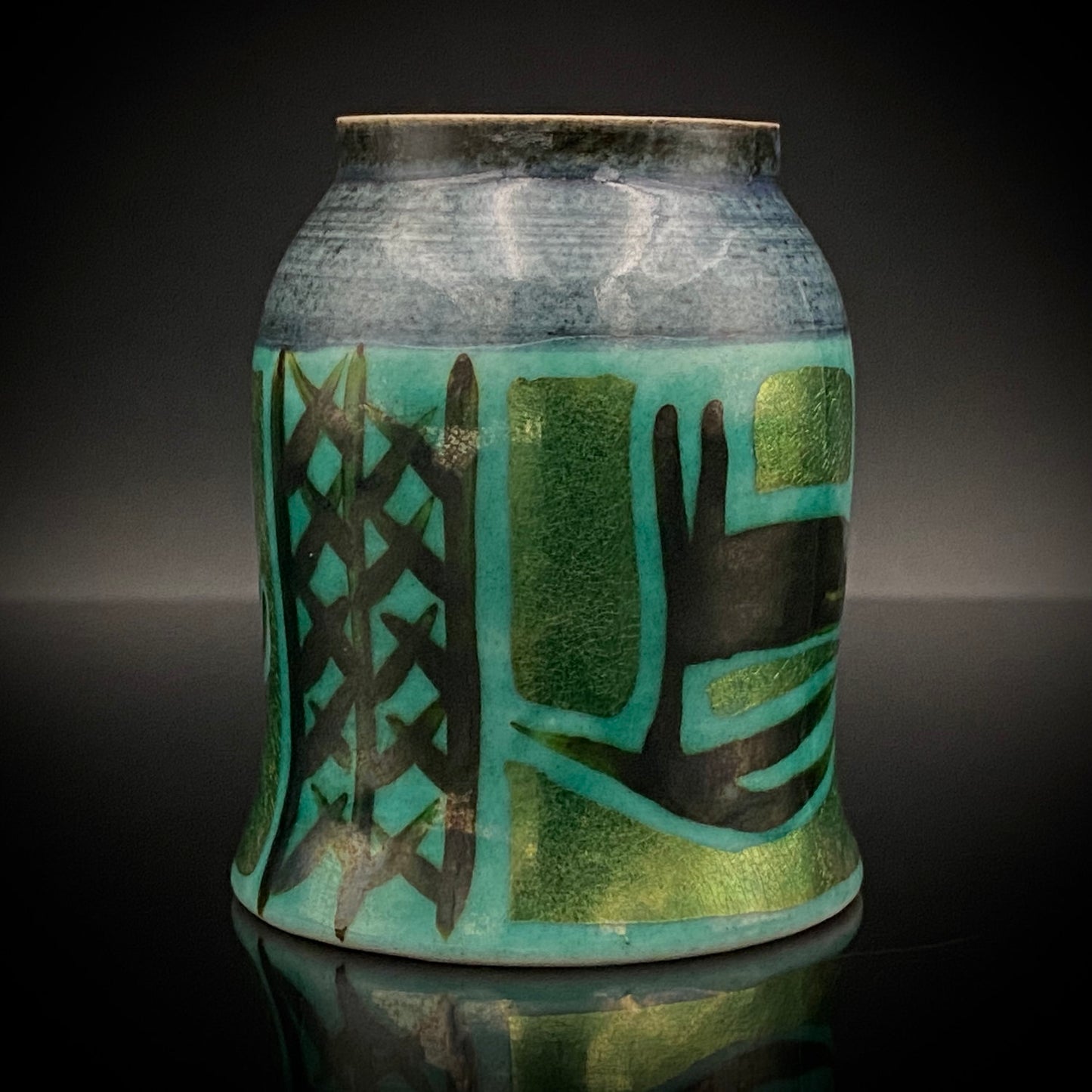 Saichi Matsumoto's Kutani Ware Sake Cup/Shot Glass a product of a recipient of the Japan Fine Arts Exhibition Special Selection and Intangible Cultural Property of Ishikawa Prefecture #241 
