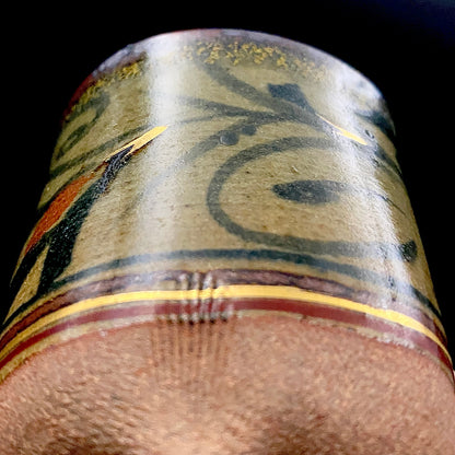 万古陶瓷器竞赛通产大臣奖获奖作家 成田山大阪别院大壶制作窑元 久村俊英作 长岛烧窑元俊英金彩布目三足酒杯 岩石杯 #268