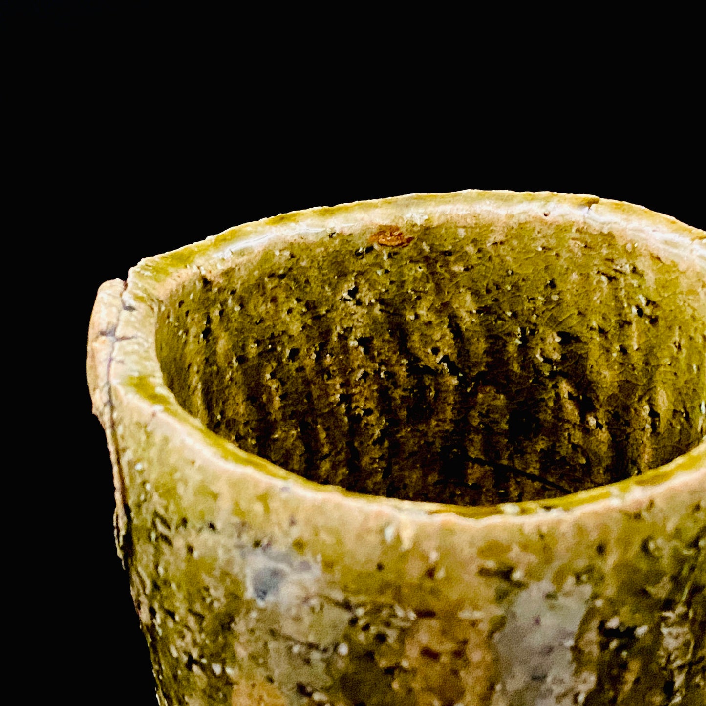 Winner of the Gold Prizes at the Prague and Vallauris International Ceramics Exhibitions, Founder of Sodeisha, Osamu Suzuki, "Return to Primitive Art," Bakushu-nomi Beer Mug Rock Glass with Yodo Gallery Ceramic History #271