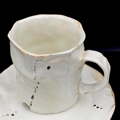 Recipient of the Kyoto Prefecture Order of Cultural Merit, Sodeisha Co-Founder Hikaru Yamada, Kohiki Iron-Painted Dotted Line Pattern Coffee Cup and Saucer, A White Sake Vessel Where the Amber Color of Whiskey Beautifully Reflects #279