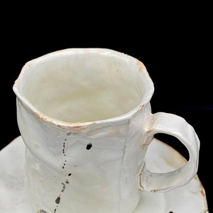 Recipient of the Kyoto Prefecture Order of Cultural Merit, Sodeisha Co-Founder Hikaru Yamada, Kohiki Iron-Painted Dotted Line Pattern Coffee Cup and Saucer, A White Sake Vessel Where the Amber Color of Whiskey Beautifully Reflects #279