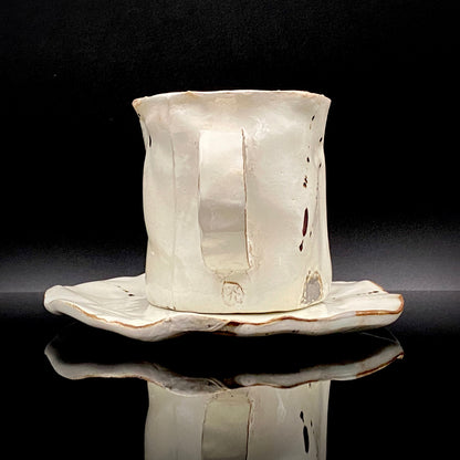 Recipient of the Kyoto Prefecture Order of Cultural Merit, Sodeisha Co-Founder Hikaru Yamada, Kohiki Iron-Painted Dotted Line Pattern Coffee Cup and Saucer, A White Sake Vessel Where the Amber Color of Whiskey Beautifully Reflects #279
