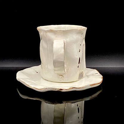 Recipient of the Kyoto Prefecture Order of Cultural Merit, Sodeisha Co-Founder Hikaru Yamada, Kohiki Iron-Painted Dotted Line Pattern Coffee Cup and Saucer, A White Sake Vessel Where the Amber Color of Whiskey Beautifully Reflects #279