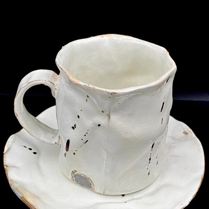 Recipient of the Kyoto Prefecture Order of Cultural Merit, Sodeisha Co-Founder Hikaru Yamada, Kohiki Iron-Painted Dotted Line Pattern Coffee Cup and Saucer, A White Sake Vessel Where the Amber Color of Whiskey Beautifully Reflects #279