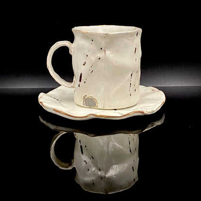 Recipient of the Kyoto Prefecture Order of Cultural Merit, Sodeisha Co-Founder Hikaru Yamada, Kohiki Iron-Painted Dotted Line Pattern Coffee Cup and Saucer, A White Sake Vessel Where the Amber Color of Whiskey Beautifully Reflects #279
