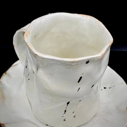 Recipient of the Kyoto Prefecture Order of Cultural Merit, Sodeisha Co-Founder Hikaru Yamada, Kohiki Iron-Painted Dotted Line Pattern Coffee Cup and Saucer, A White Sake Vessel Where the Amber Color of Whiskey Beautifully Reflects #279