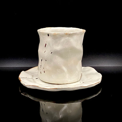 Recipient of the Kyoto Prefecture Order of Cultural Merit, Sodeisha Co-Founder Hikaru Yamada, Kohiki Iron-Painted Dotted Line Pattern Coffee Cup and Saucer, A White Sake Vessel Where the Amber Color of Whiskey Beautifully Reflects #279