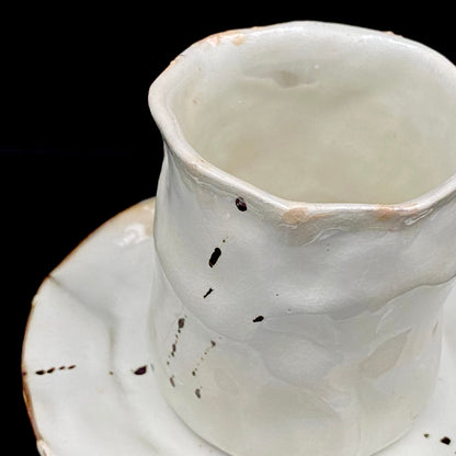 Recipient of the Kyoto Prefecture Order of Cultural Merit, Sodeisha Co-Founder Hikaru Yamada, Kohiki Iron-Painted Dotted Line Pattern Coffee Cup and Saucer, A White Sake Vessel Where the Amber Color of Whiskey Beautifully Reflects #279